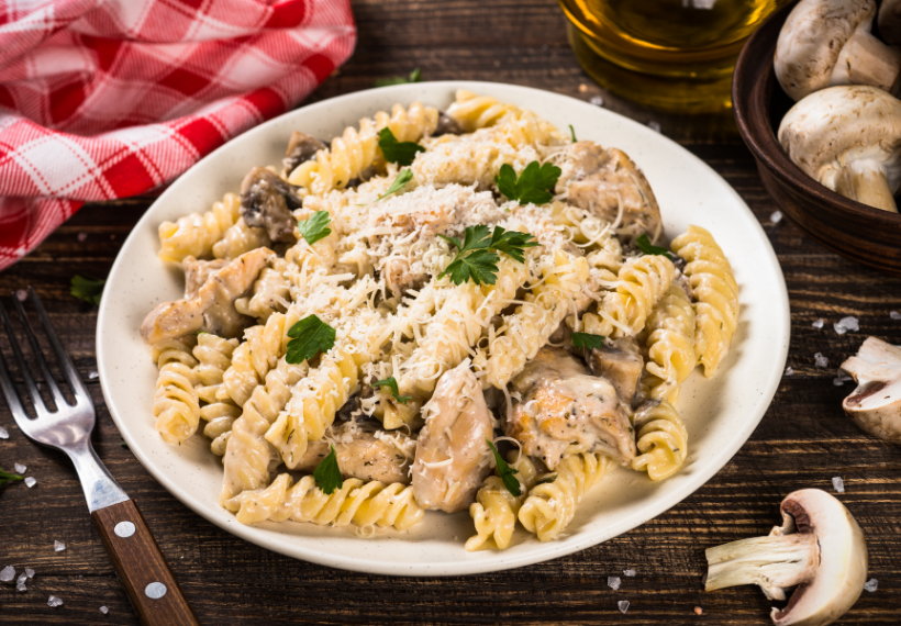 Pâtes au Poulet à la Sauce Béchamel